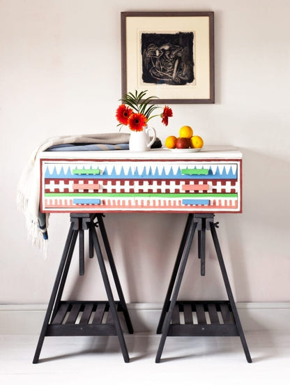 Book by Annie Sloan - Annie Sloan Paints Everything